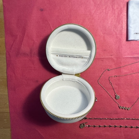 Freida Rothman: Necklace, Earrings, 2 Bracelets, Cleaning Cloth & Travel Case - Picture 9 of 9